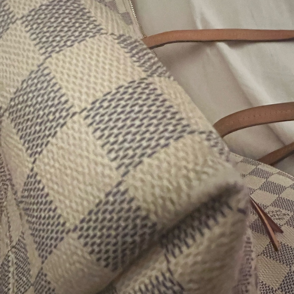 Louis Vuitton Lena MM Demier Azur - Picture 9 of 16